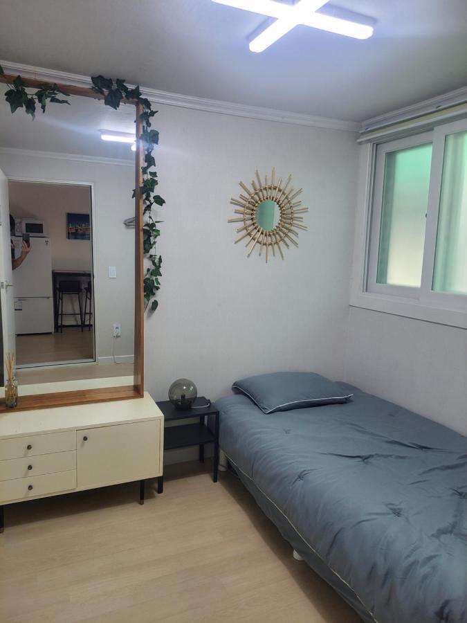 Brand New 2 Bedroom Apartment #6 Сеул Экстерьер фото